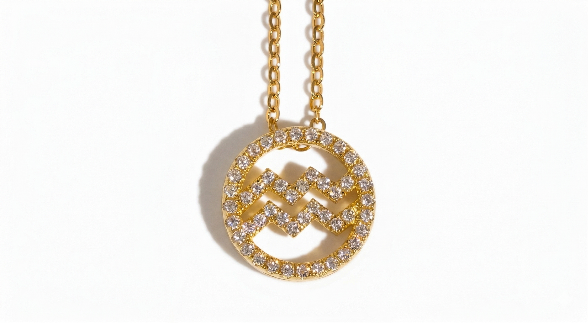 Aquarius zodiac pendant in 18k gold vermeil with lab-grown moissanite center stone - Arvea Jewelry