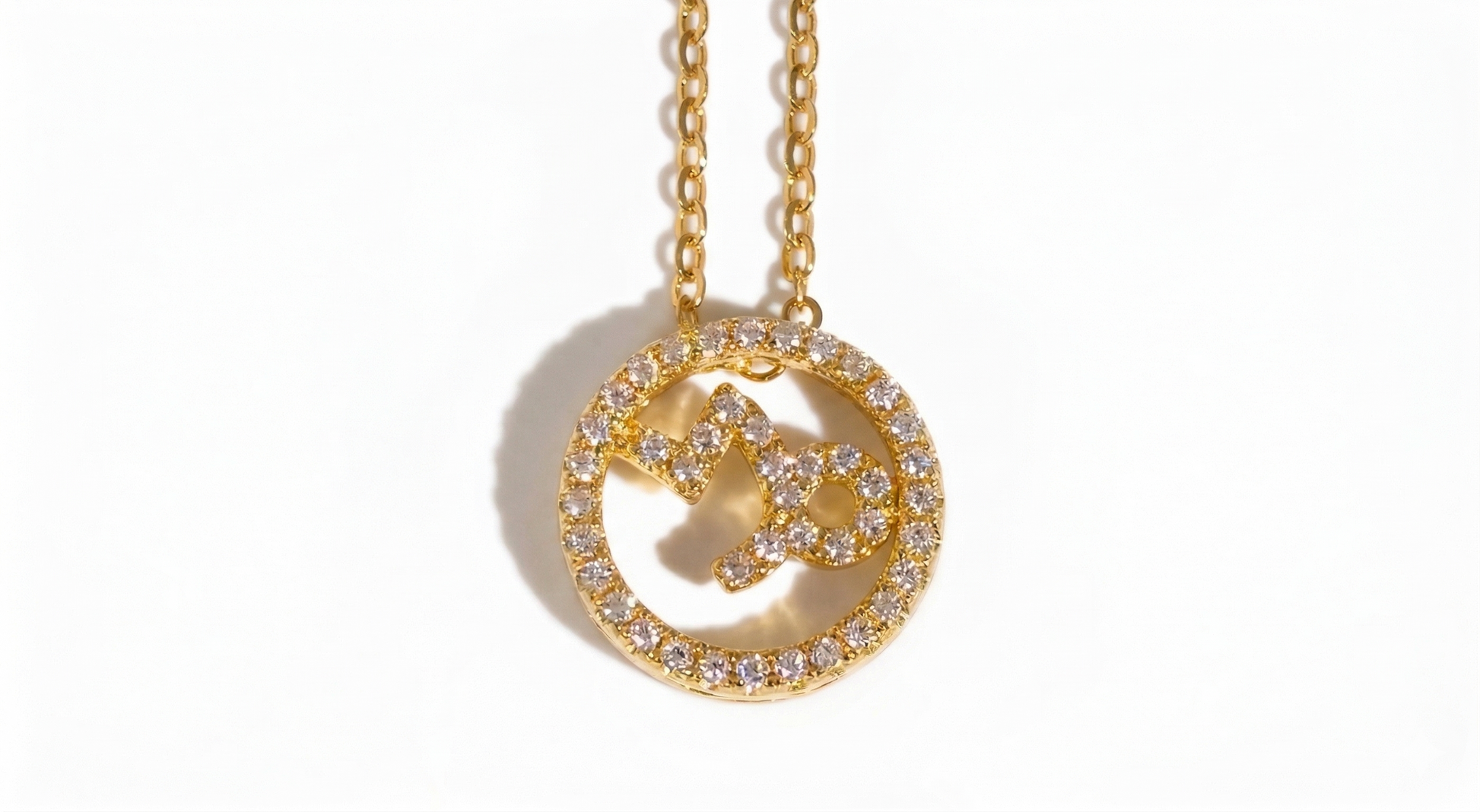 Capricorn zodiac pendant in 18k gold vermeil with lab-grown moissanite center stone - Arvea Jewelry