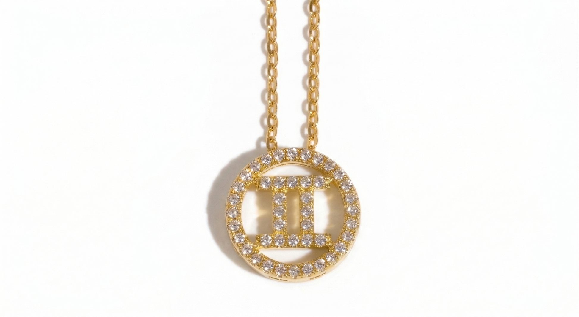 Gemini zodiac pendant in 18k gold vermeil with lab-grown moissanite center stone - Arvea Jewelry