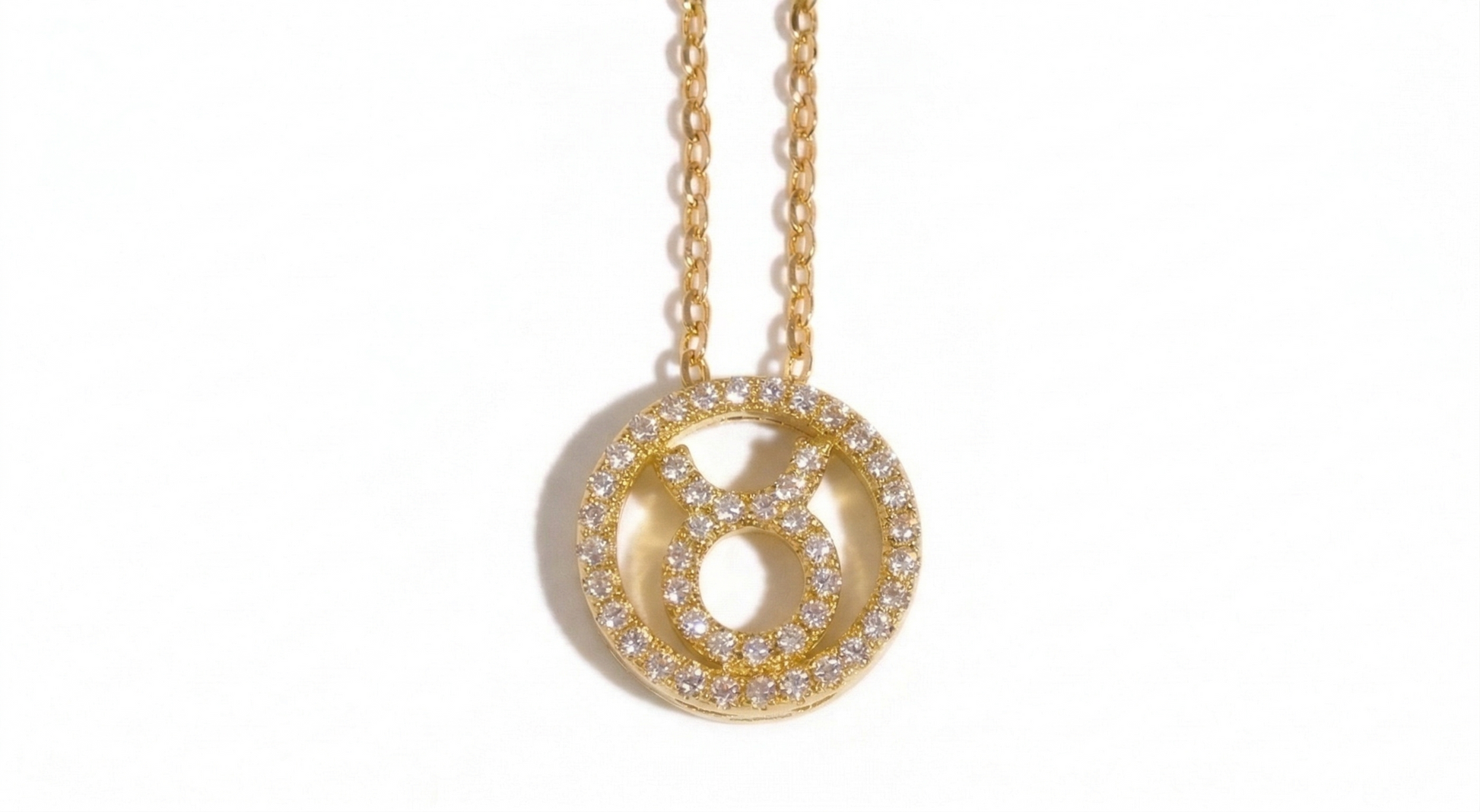 Taurus zodiac pendant in 18k gold vermeil with lab-grown moissanite center stone - Arvea Jewelry